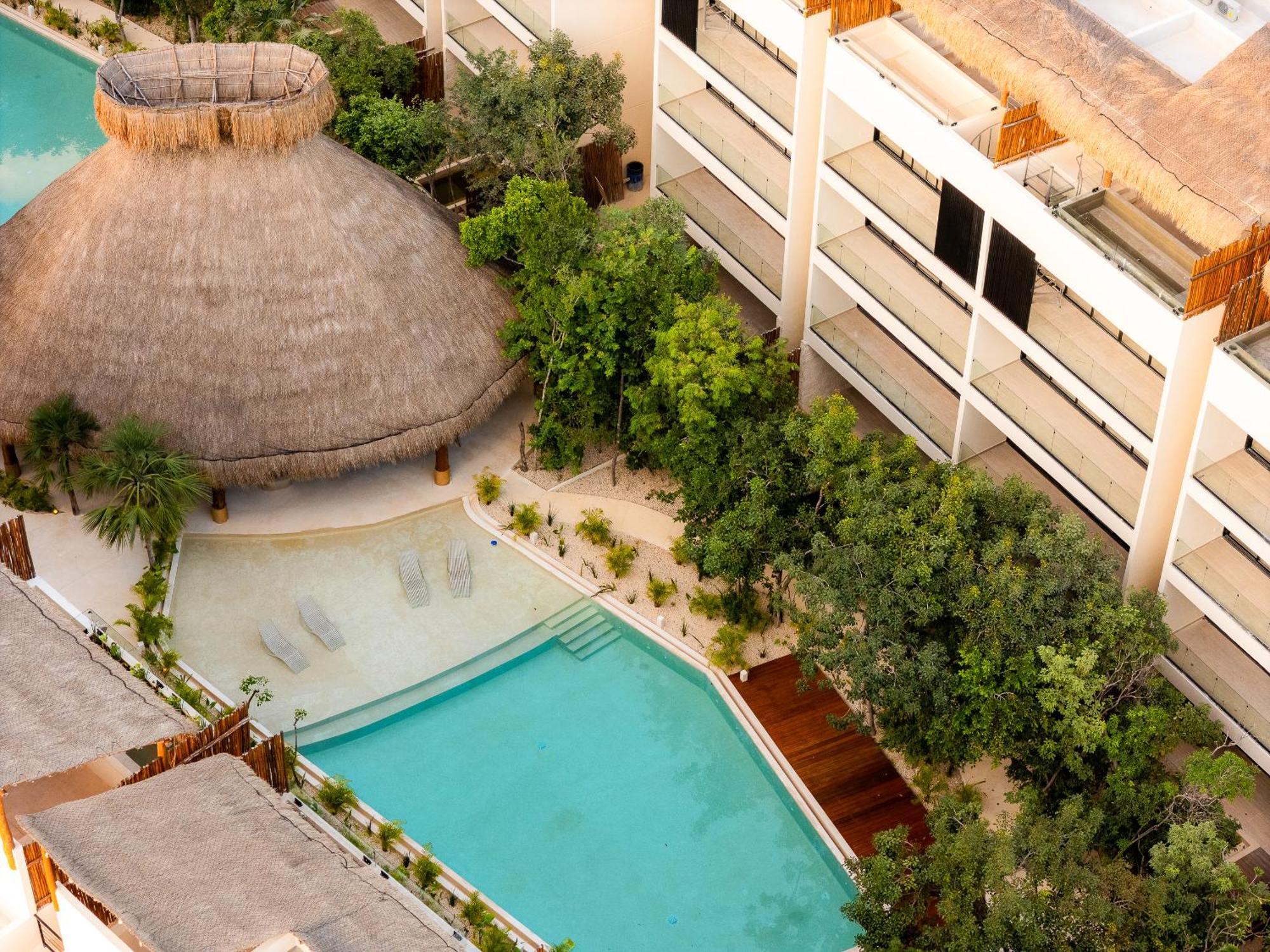 Apartment 2br Jungle View W Private Pool Gym Fast Wifi